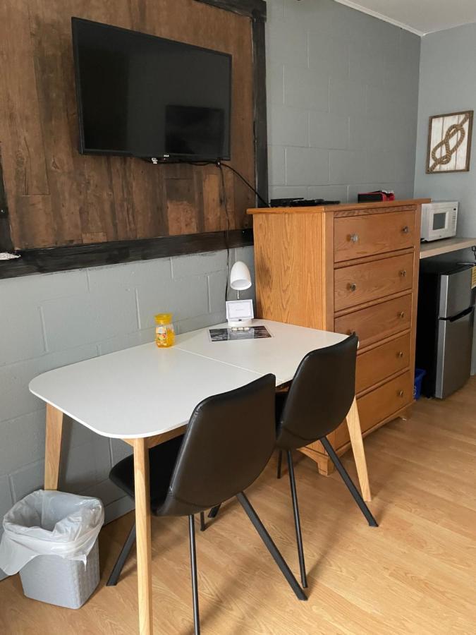 Motel Valois Yl Inc Acton Vale Екстериор снимка